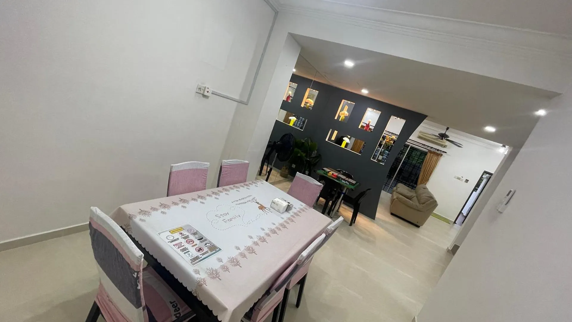 Holiday home Ehsan Jaya Ikea Toppen Near Peikin Long Sing Yijia Restaurant Johor Bahru